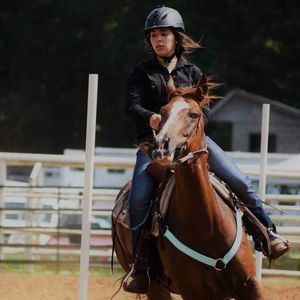 Meet your Posher, Abbie